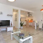 989 Galižana