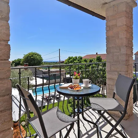 989 Holiday home *