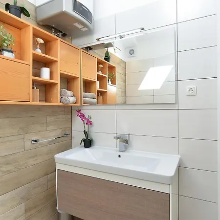 989 Holiday home *