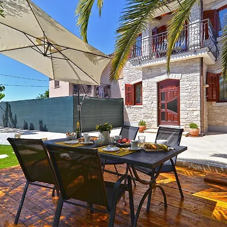 989 Holiday home Galizana