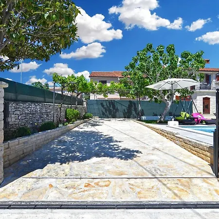 Holiday home 989 *