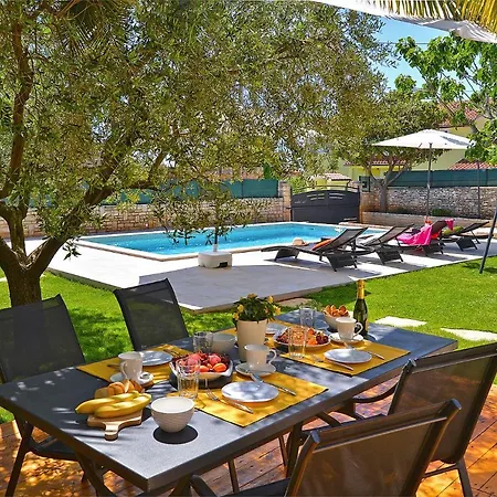 Holiday home 989 *