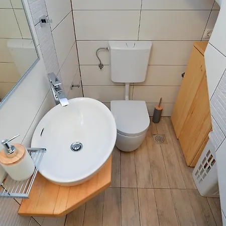 989 Holiday home