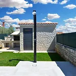 989 Galižana